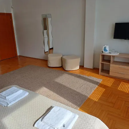 Guest Deva ゲストハウス