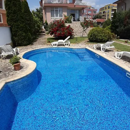 Guest Deva ブルガス